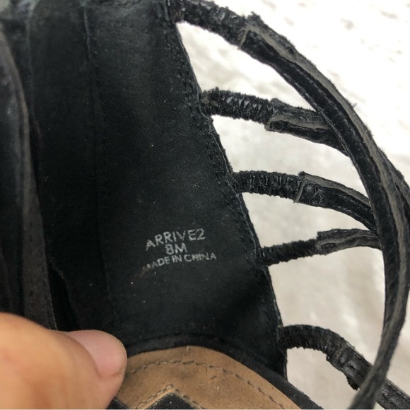 Tahari Arrive2 size 8M black high heels-FLAWED - Picture 6 of 9